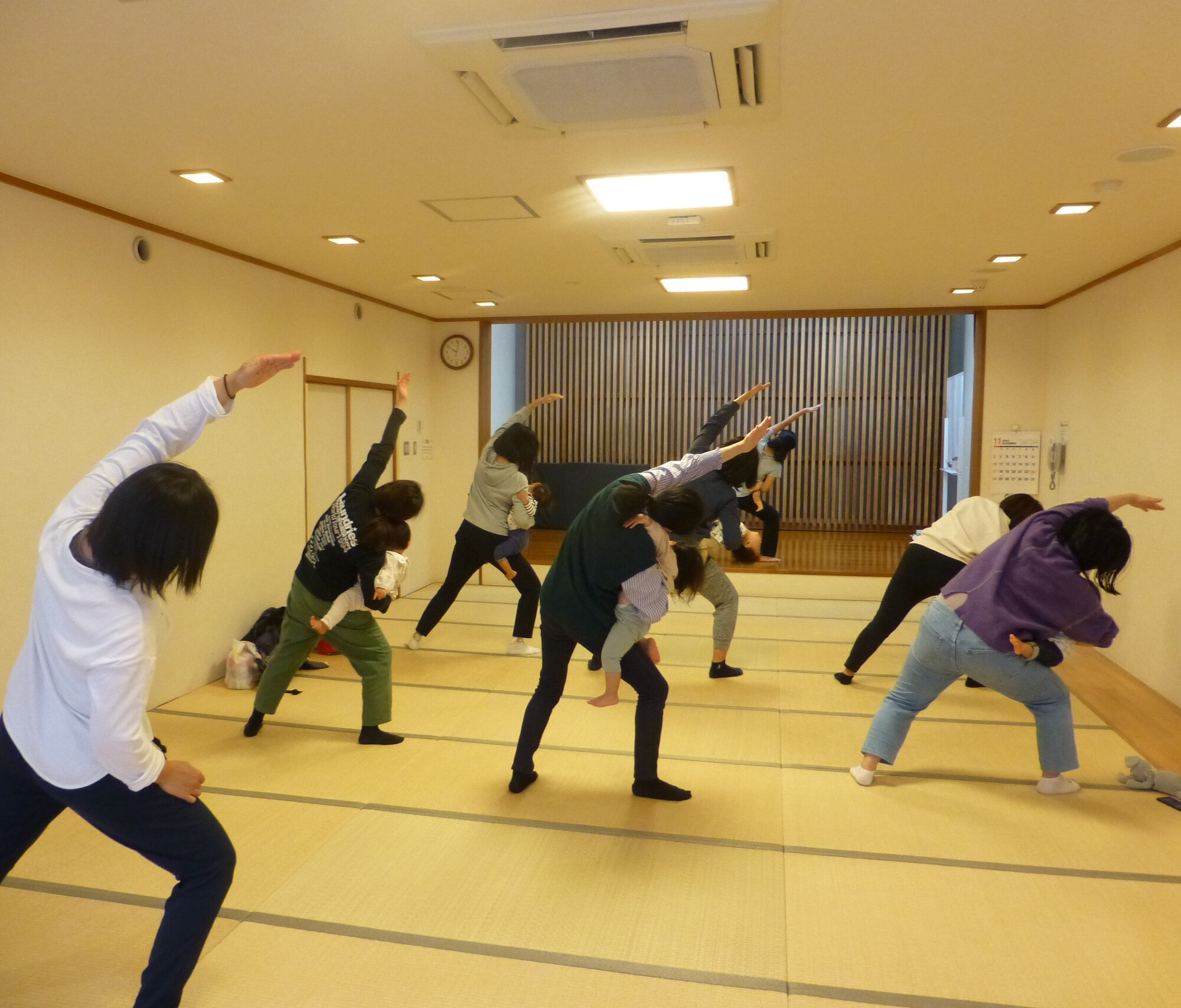 �e�qDE������